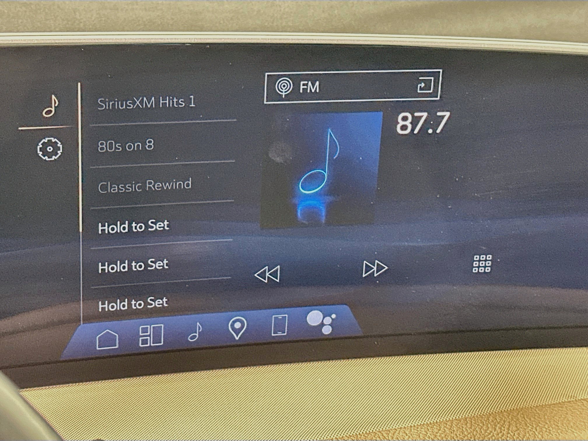 Used 2024 Cadillac XT4 Luxury w/ Cold Weather Package FWD image 21