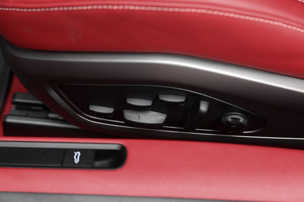 Used 2024 Porsche 911 Carrera w/ Premium Package image 59