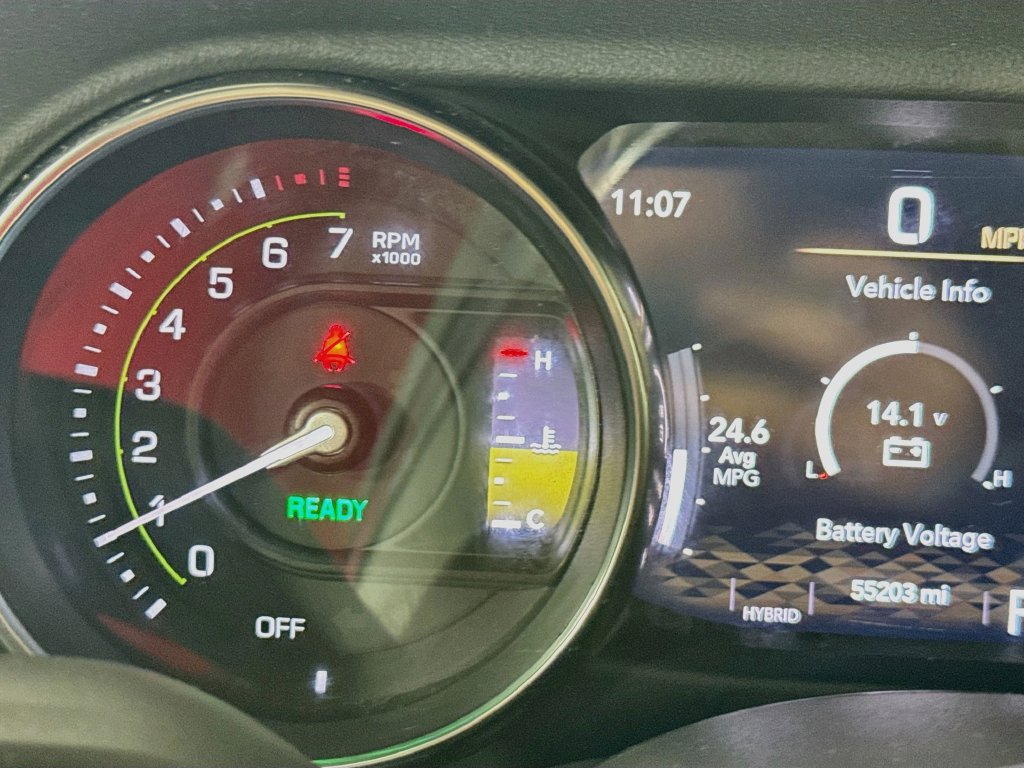Used 2023 Jeep Wrangler Unlimited Sahara w/ Cold Weather Group AWD/4WD image 16