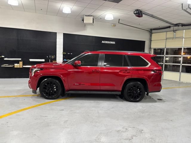 Used 2024 Toyota Sequoia SR5 w/ SR5 Premium Package AWD/4WD image 5