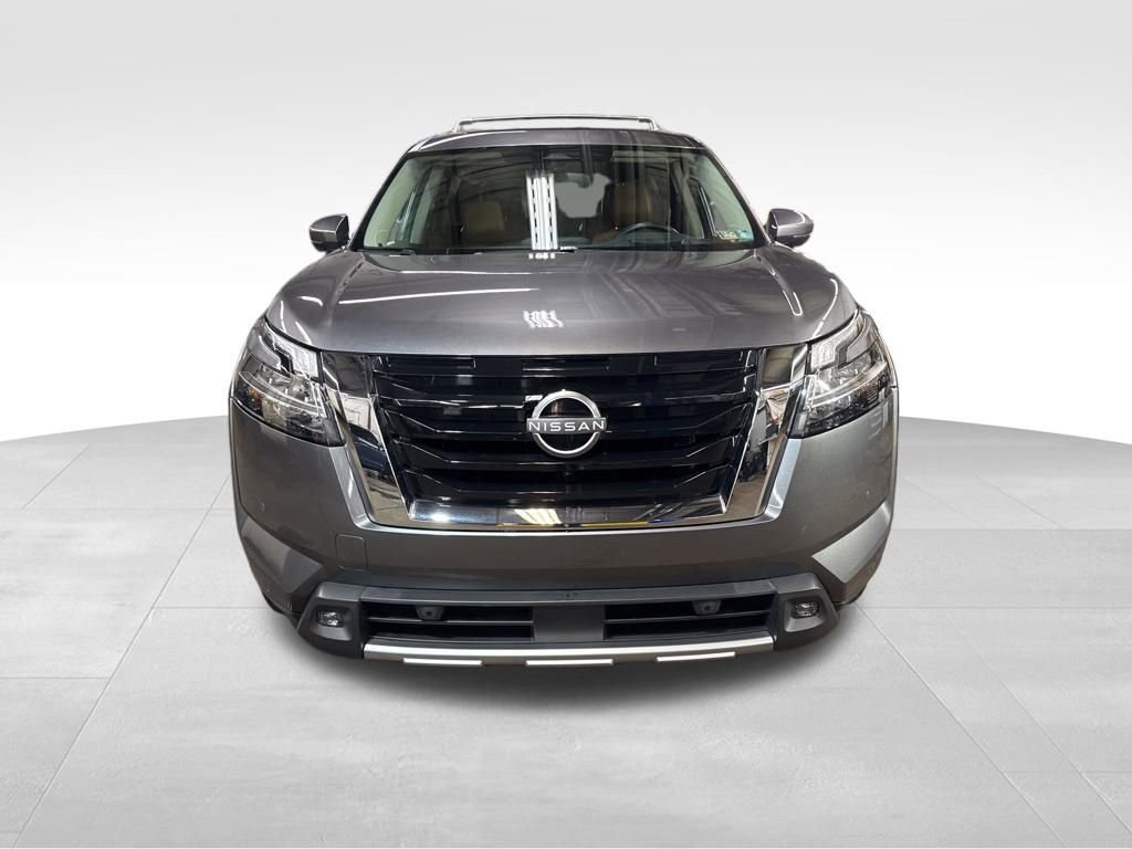 Used 2022 Nissan Pathfinder Platinum w/ Lighting Package (N93) image 9