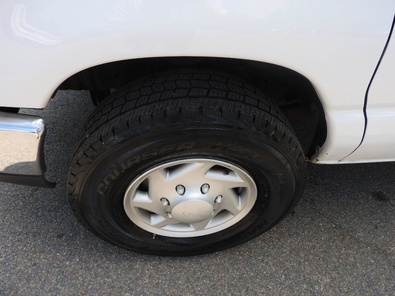 Used 2012 Ford E-250 and Econoline 250 w/ PWR Group RWD image 11
