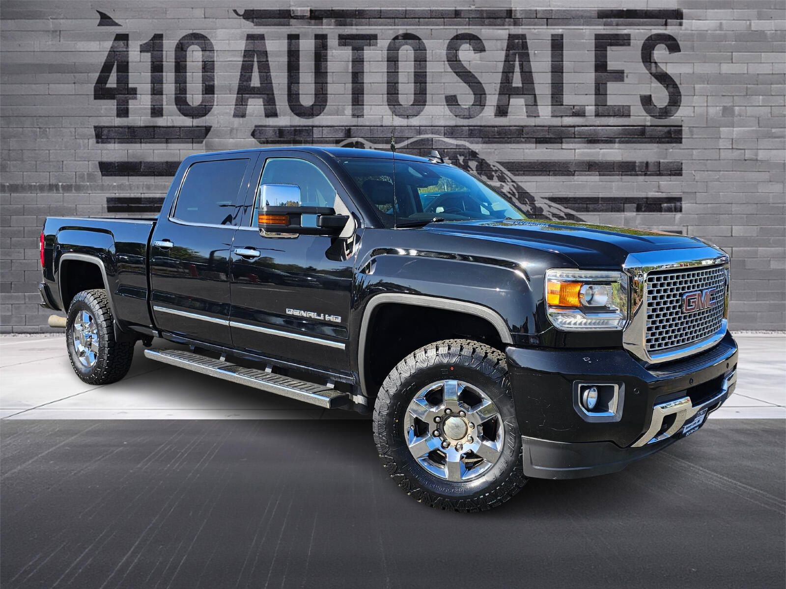 Used 2016 GMC Sierra 3500 Denali w/ Duramax Plus Package AWD/4WD image 1