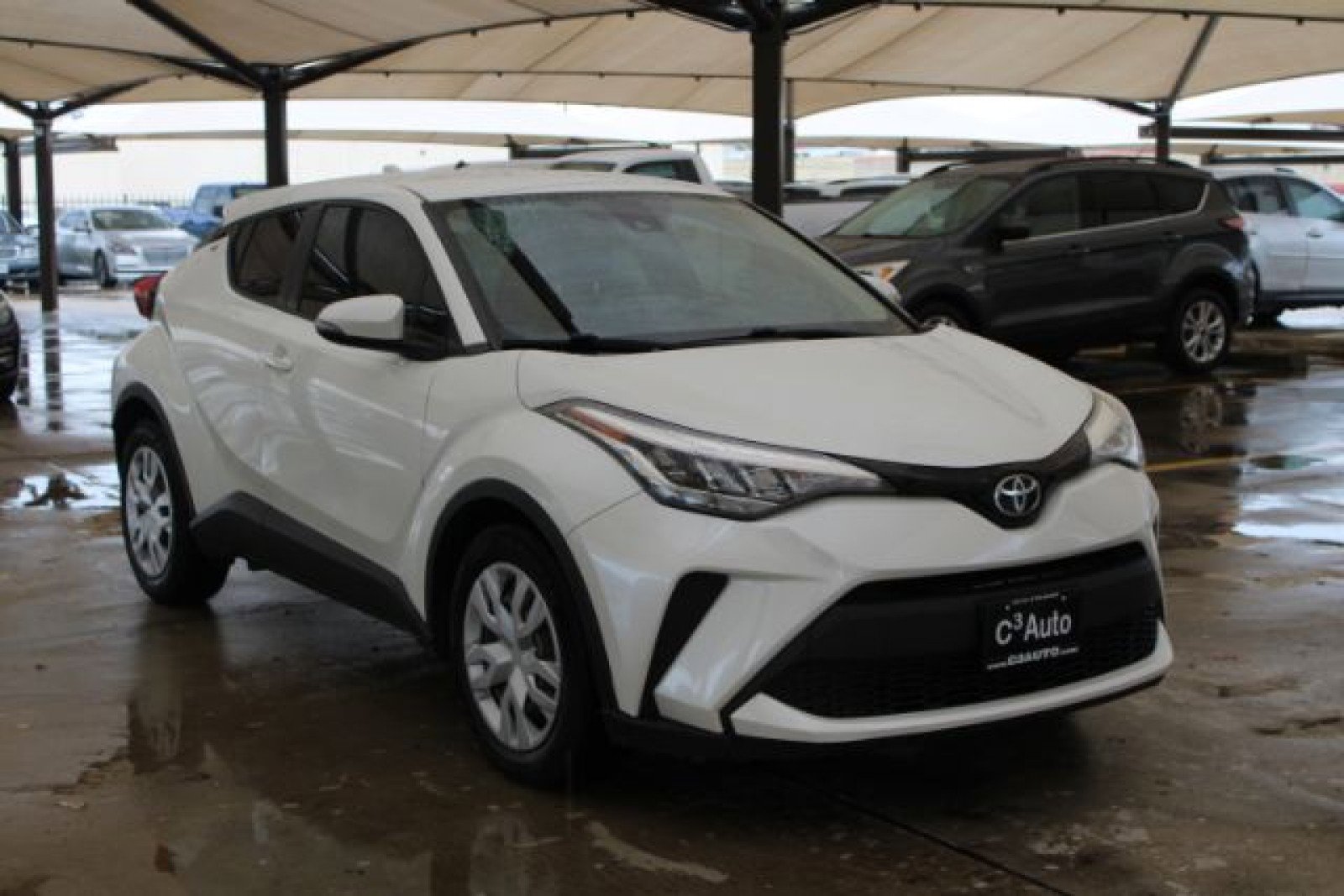 Used 2020 Toyota C-HR LE image 1