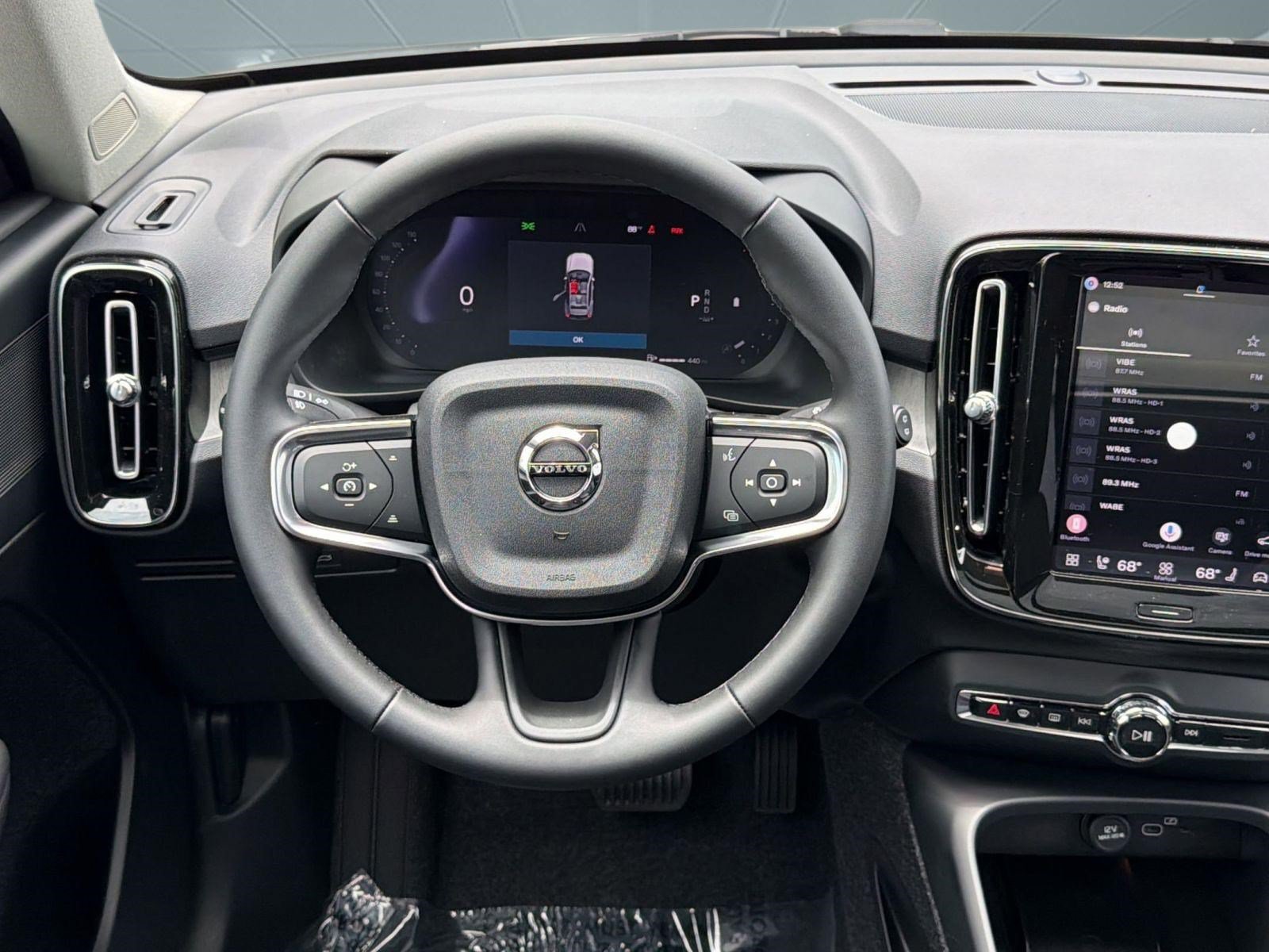 New 2026 Volvo XC40 B5 Core w/ Climate Package AWD/4WD image 25