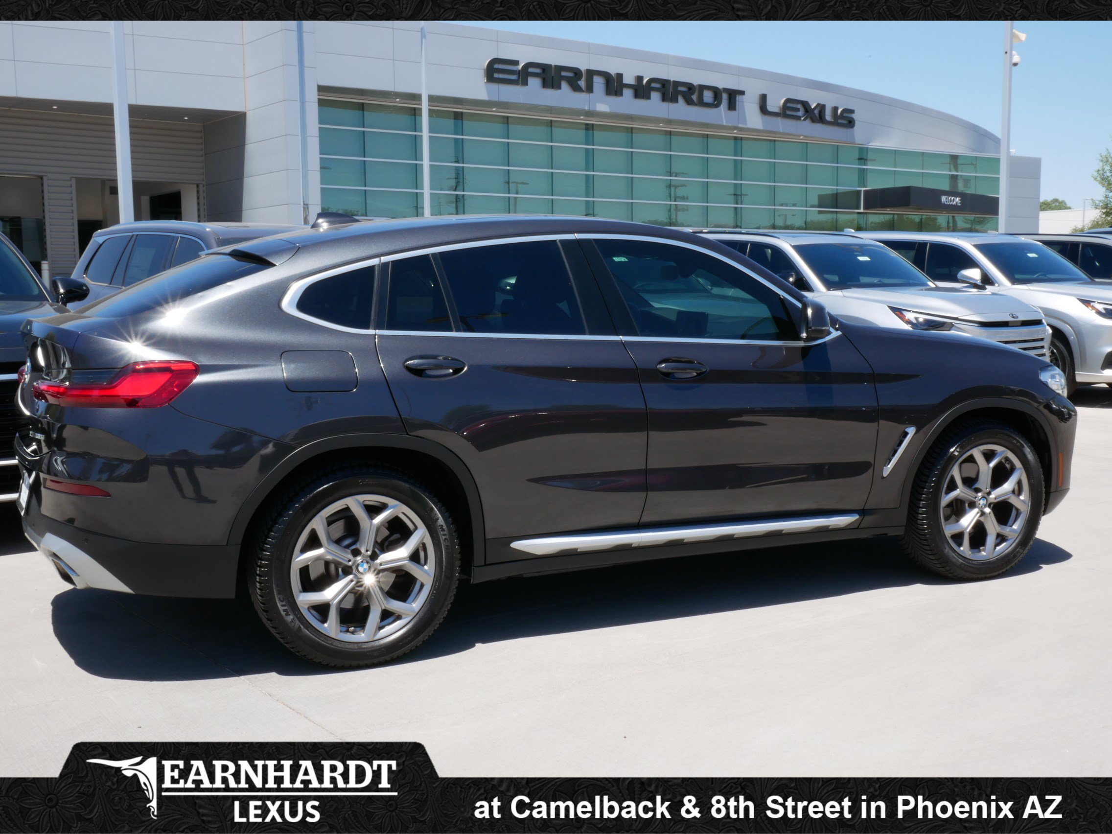 Used 2022 BMW X4 xDrive30i AWD/4WD image 9
