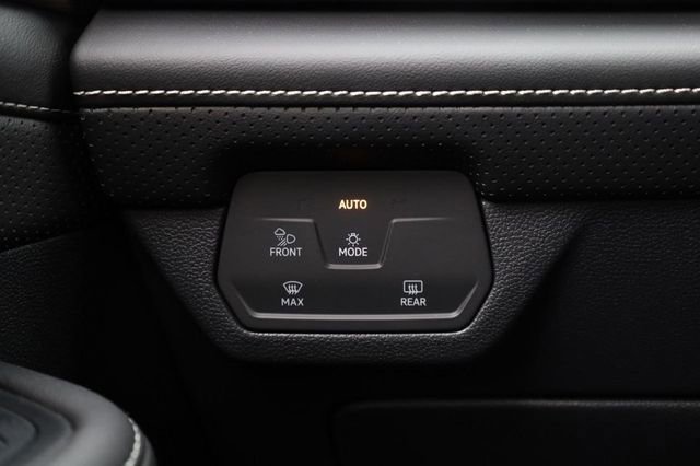 New 2026 Volkswagen Atlas SEL Premium R-Line image 24