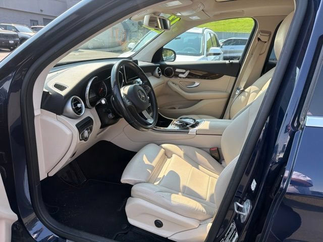 Used 2017 Mercedes-Benz GLC 300 4MATIC image 8