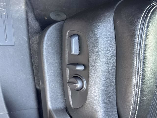 Used 2022 GMC Terrain SLT FWD image 27
