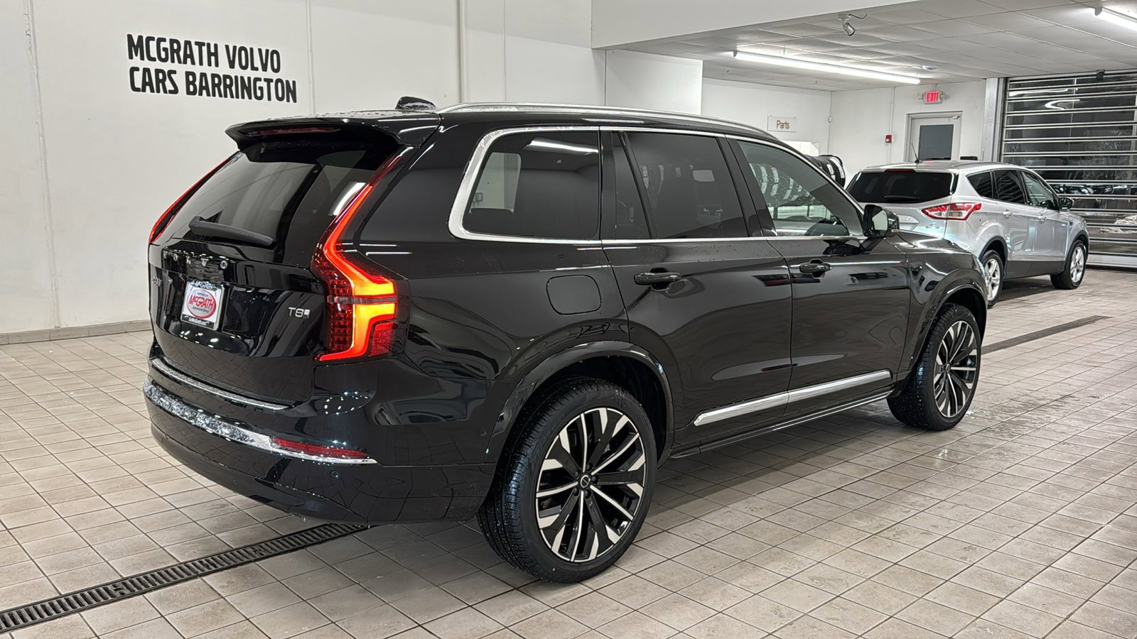 New 2026 Volvo XC90 T8 Plus w/ Protection Package Premier image 5