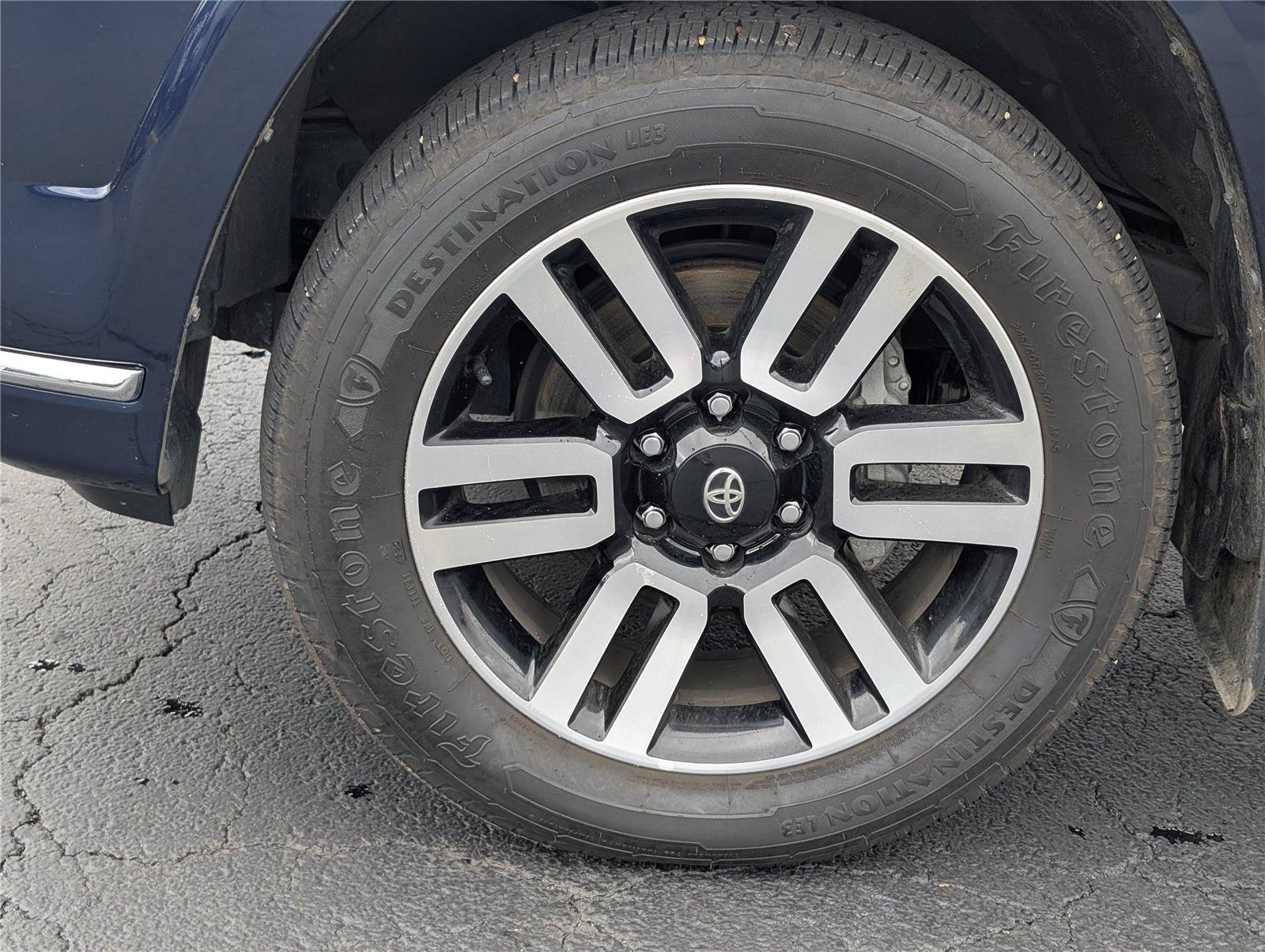 Used 2023 Toyota 4Runner Limited AWD/4WD image 9