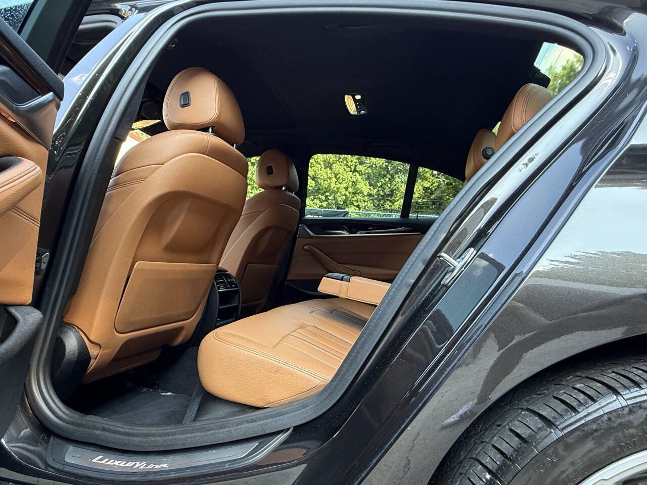 Used 2019 BMW 530i w/ Luxury Package RWD image 22