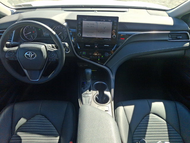 Used 2023 Toyota Camry SE w/ Cold Weather Package FWD image 15