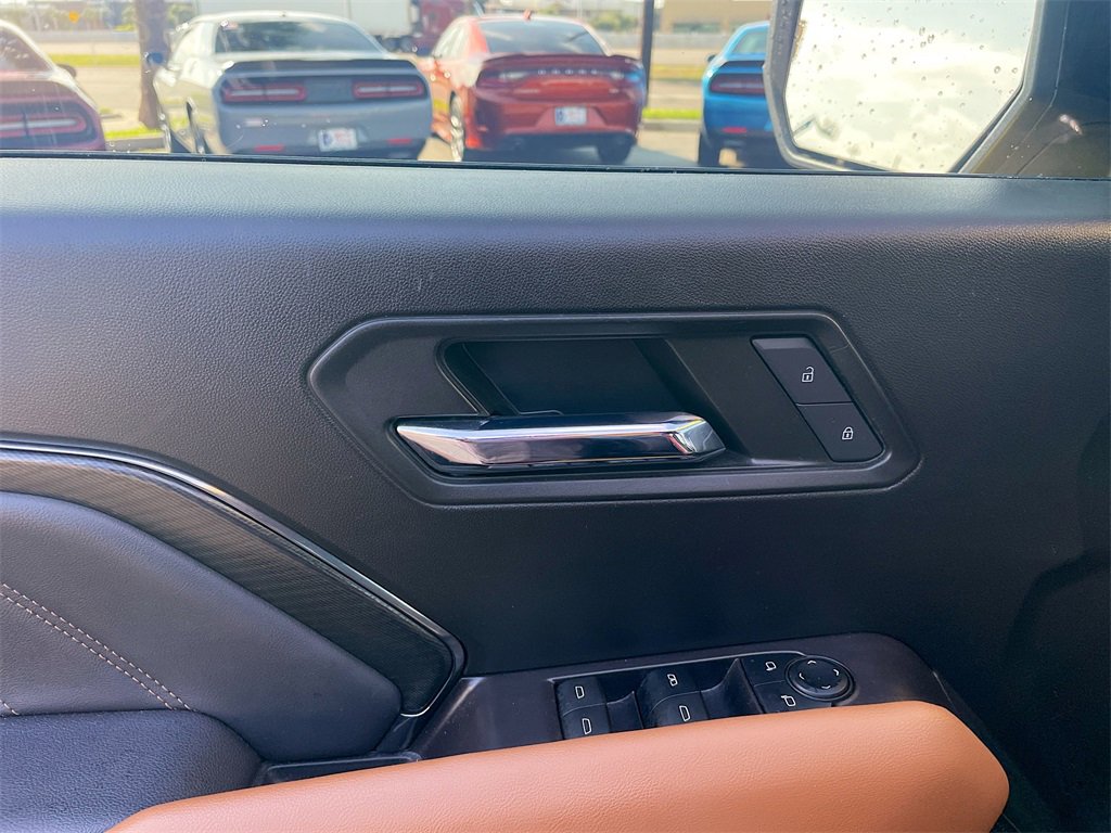 Used 2024 GMC Canyon AT4 image 9