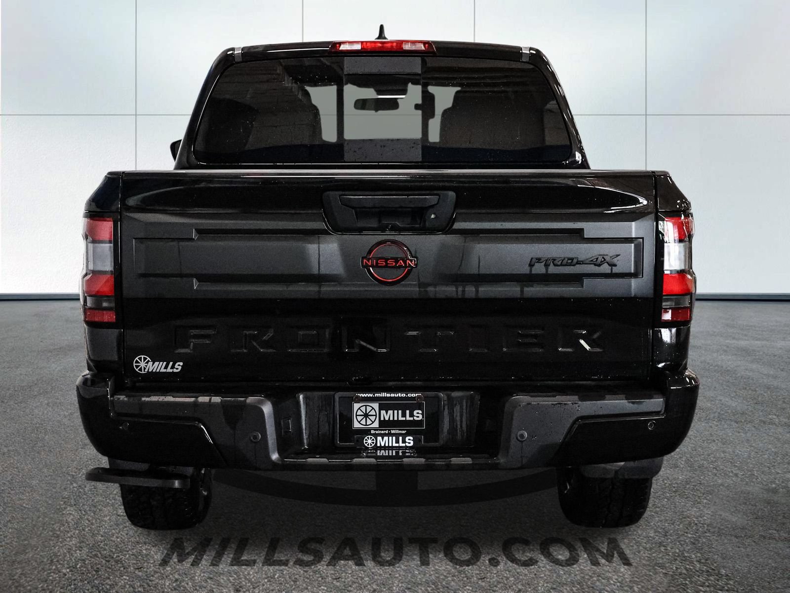 Used 2025 Nissan Frontier PRO-4X AWD/4WD image 6