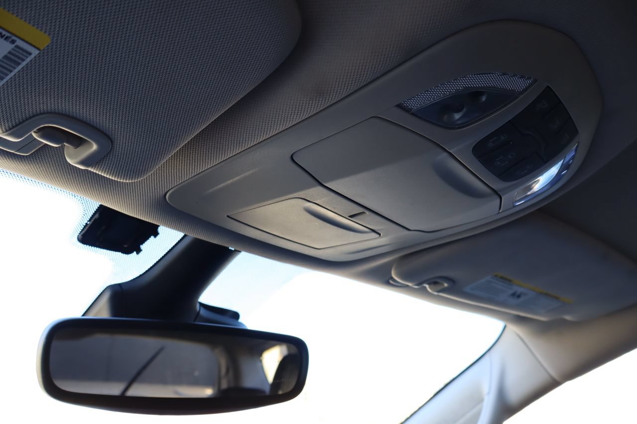 Used 2023 Chrysler Pacifica Touring-L FWD image 27