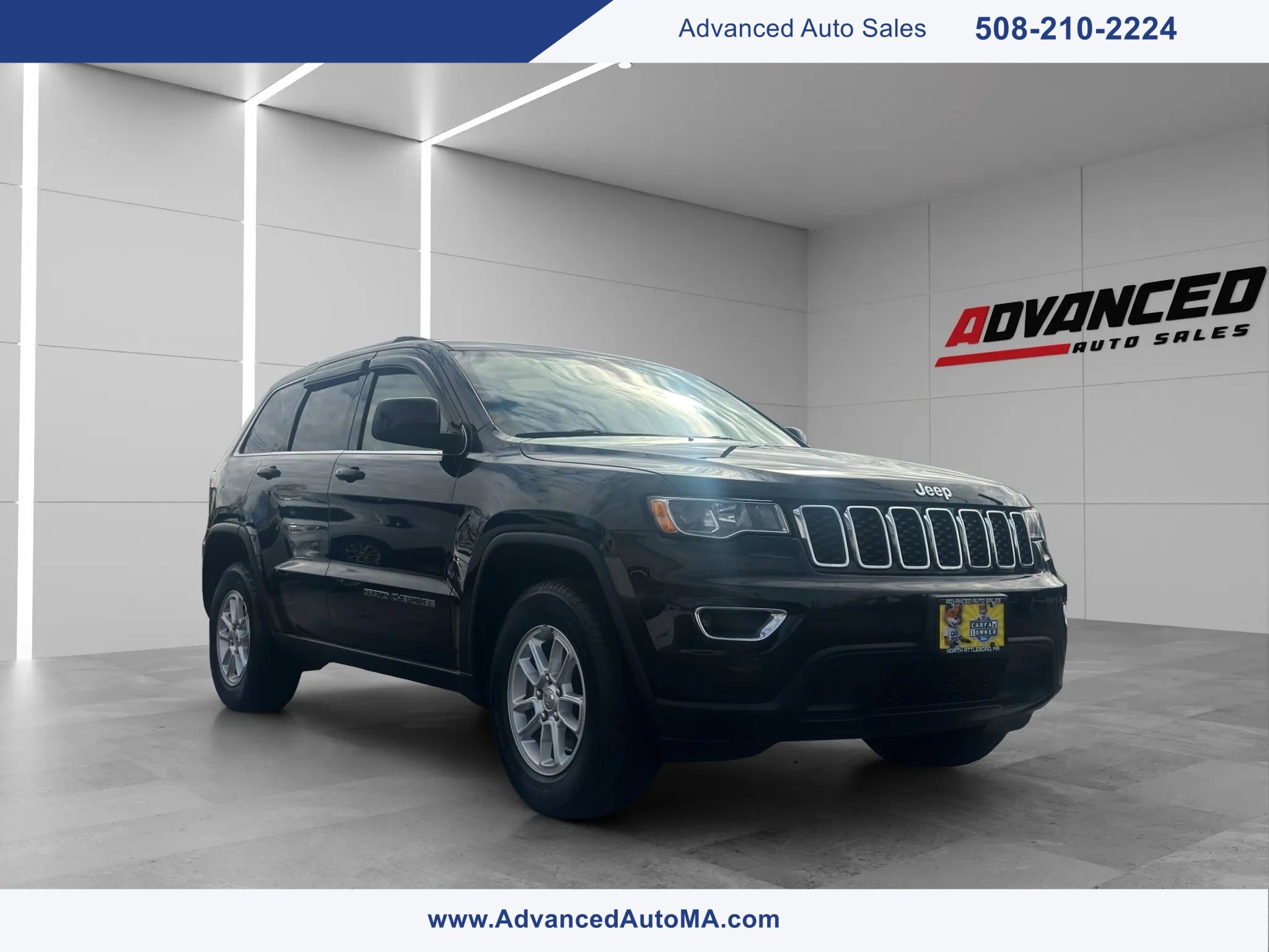 Used 2020 Jeep Grand Cherokee Laredo AWD/4WD image 1