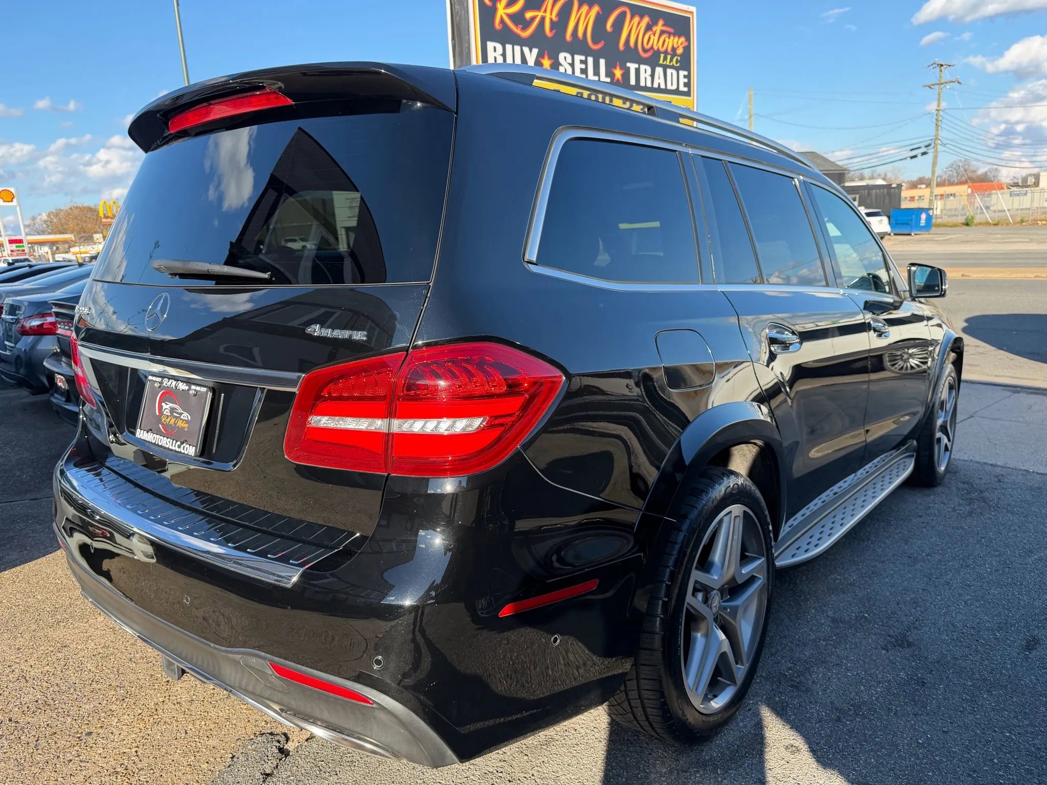 Used 2017 Mercedes-Benz GLS 550 4MATIC w/ Driver Assistance Package image 3