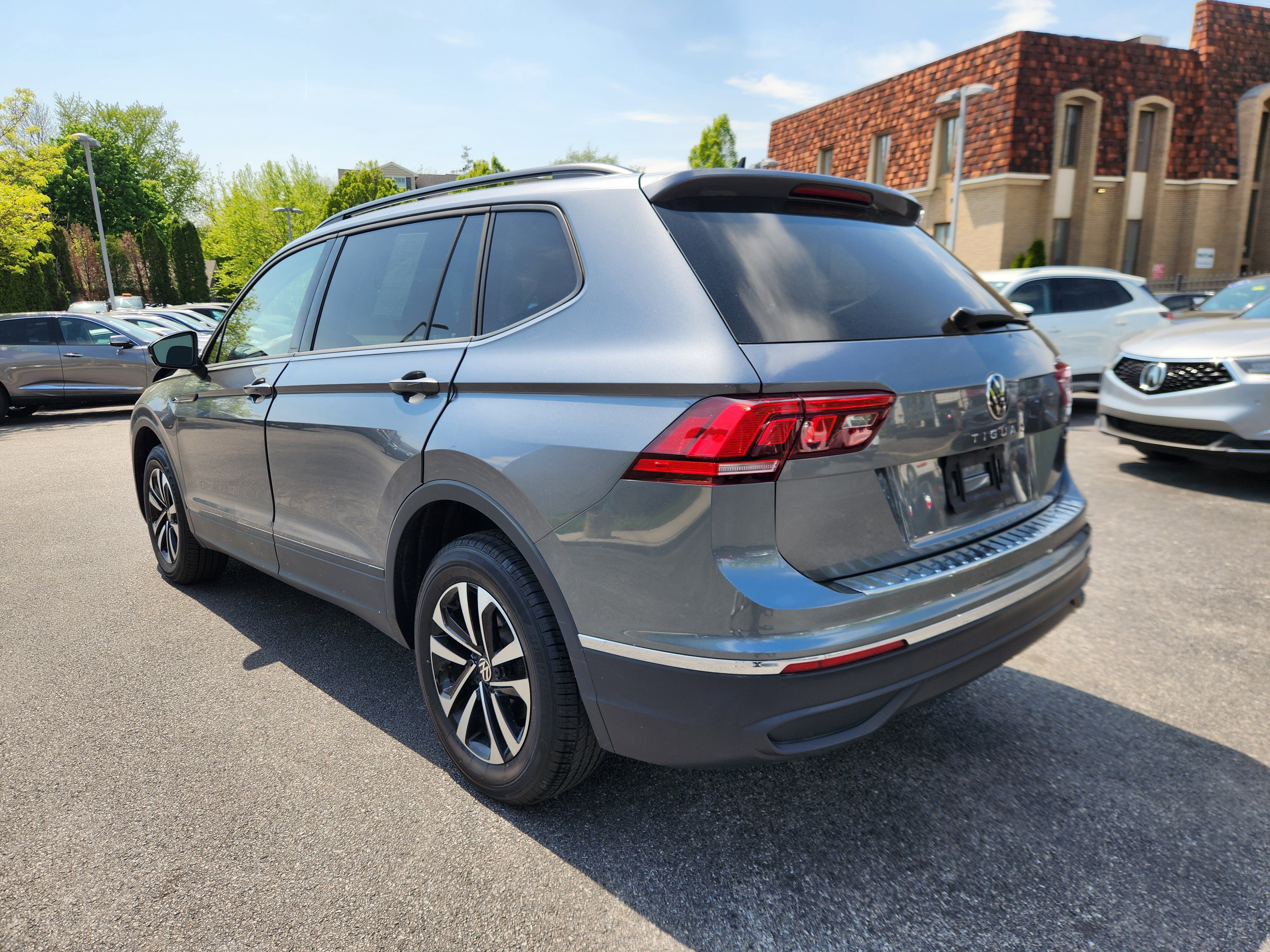Used 2023 Volkswagen Tiguan S AWD/4WD image 3