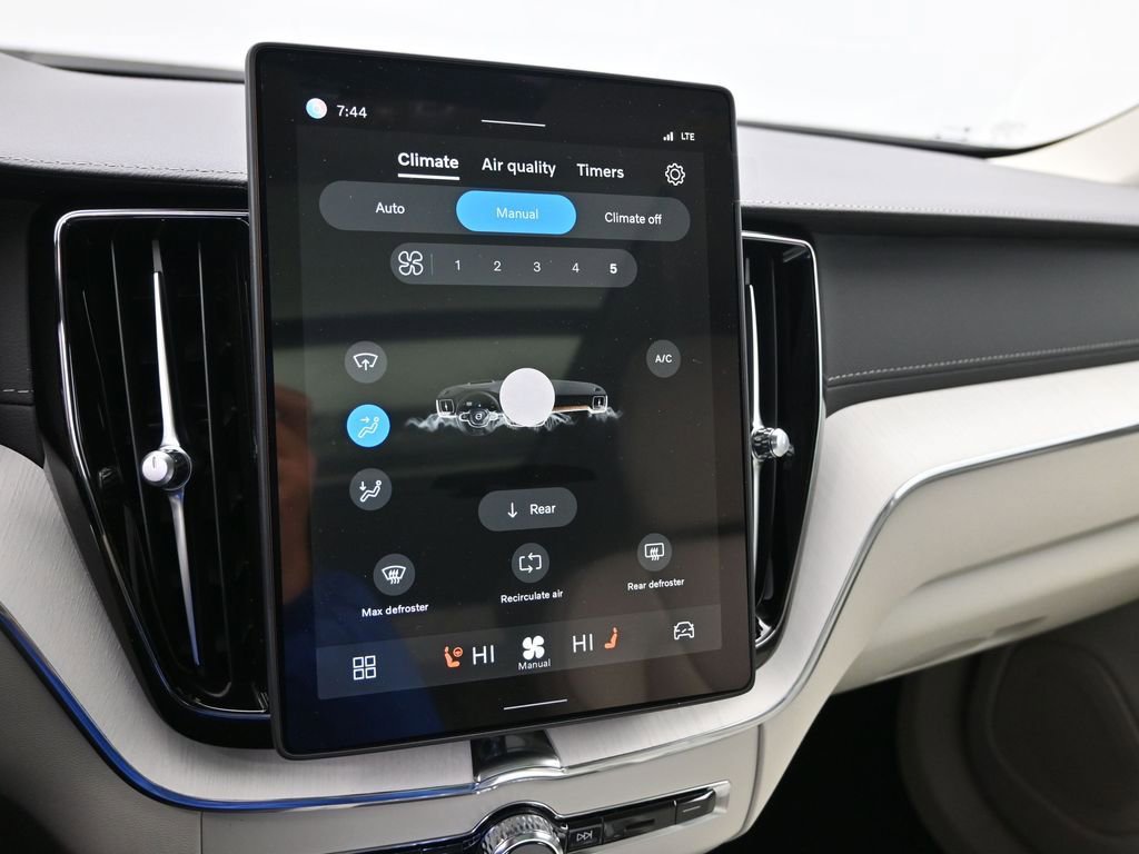 New 2026 Volvo XC60 B5 Ultra w/ Protection Package Premier image 15