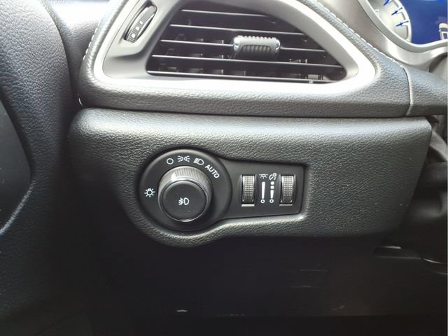 New 2026 Chrysler Pacifica Select FWD image 24