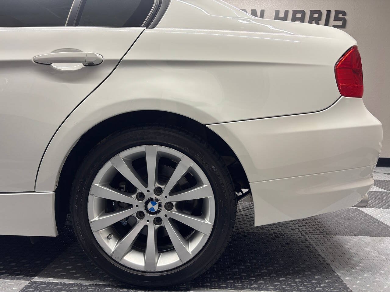 Used 2011 BMW 328i xDrive Sedan AWD/4WD image 11