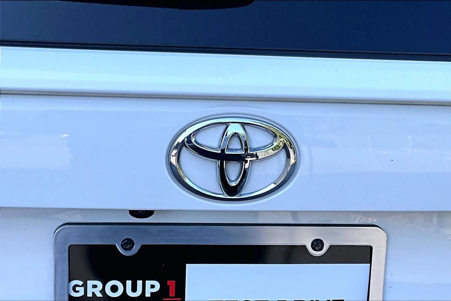 Certified 2025 Toyota RAV4 XLE AWD/4WD image 31