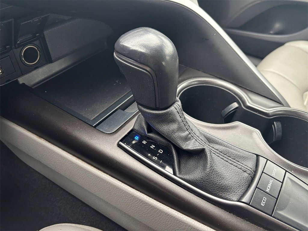Used 2022 Toyota Camry SE image 20