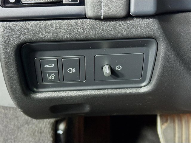 Used 2023 Jaguar F-TYPE R image 10