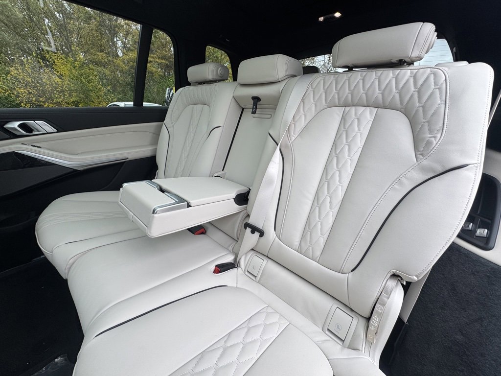 New 2026 BMW X7 M60i w/ Executive Package image 23