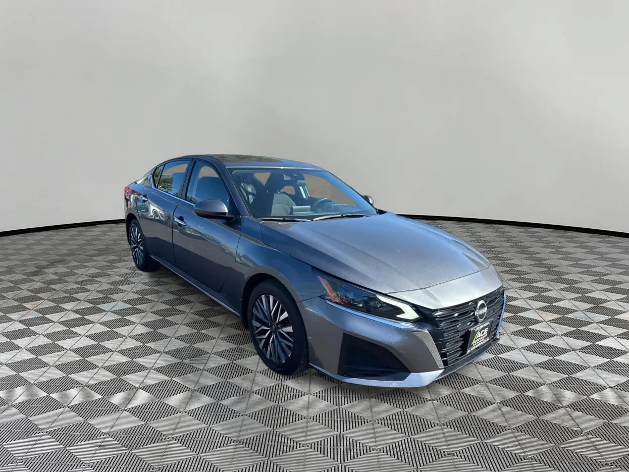 Used 2023 Nissan Altima 2.5 SV