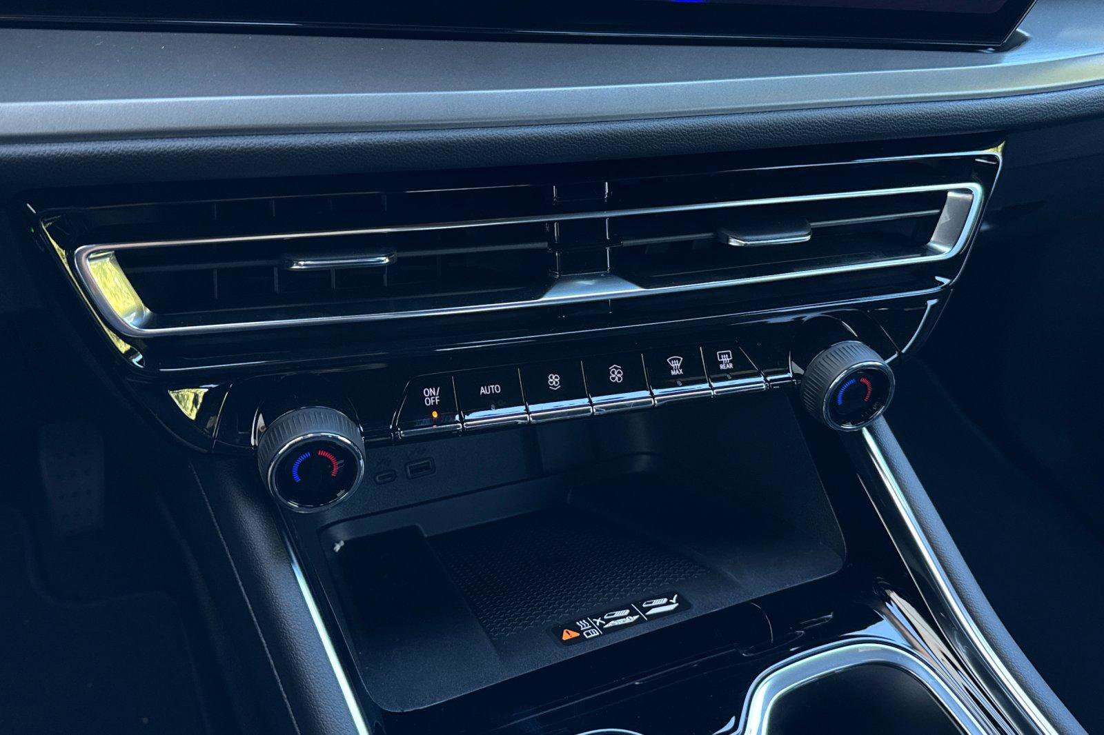 New 2026 Chevrolet Traverse LT image 28