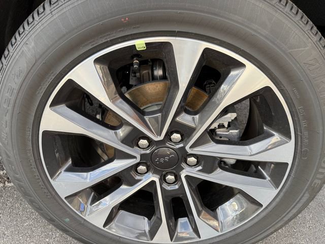 New 2025 Jeep Grand Cherokee Overland image 6