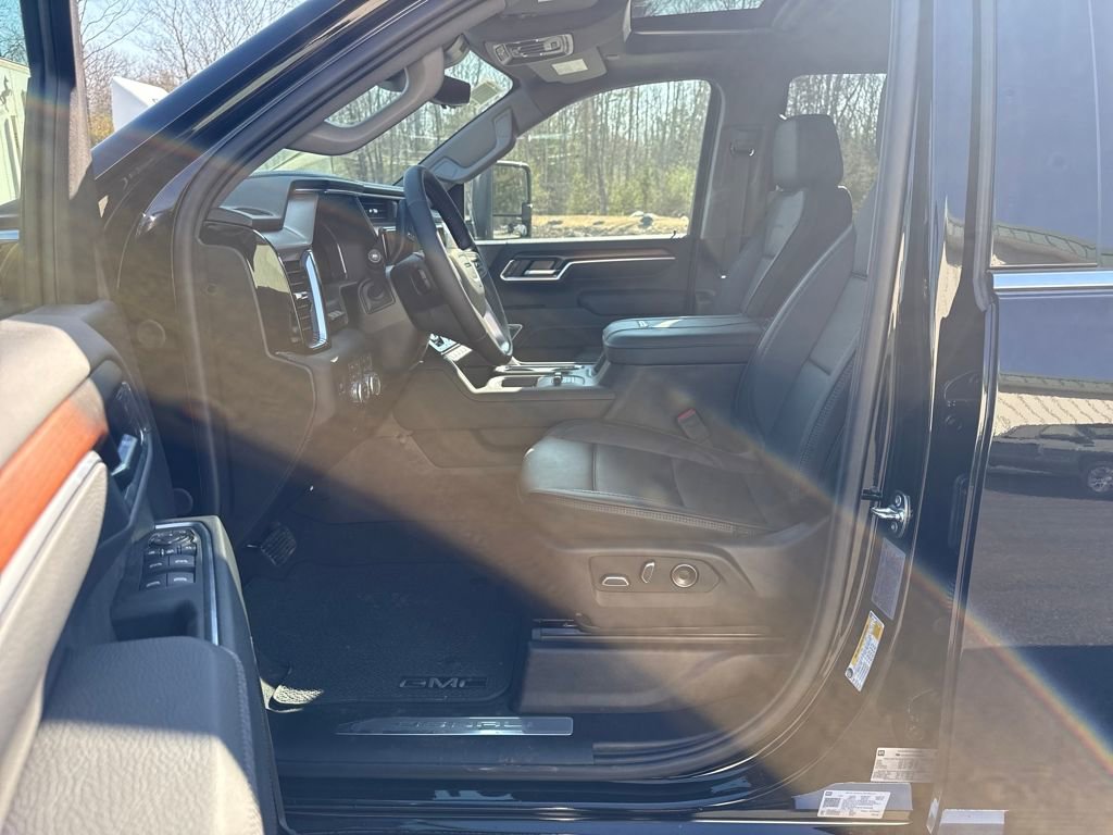 New 2026 GMC Sierra 2500 Denali w/ Denali Reserve Package image 10