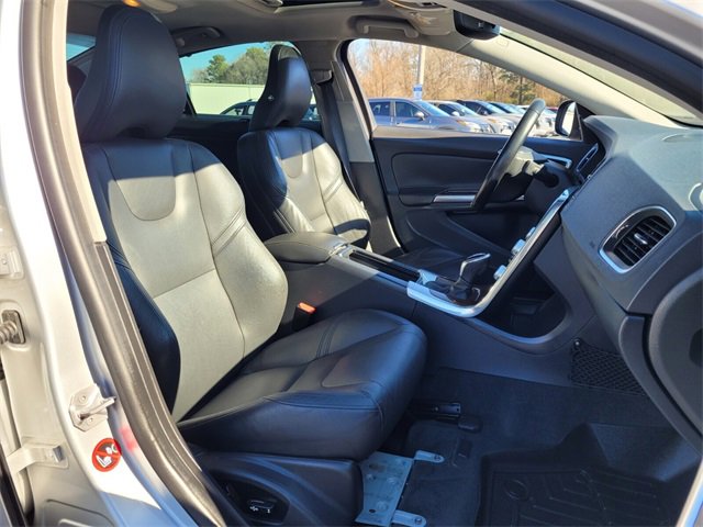 Used 2016 Volvo S60 T5 Premier image 12
