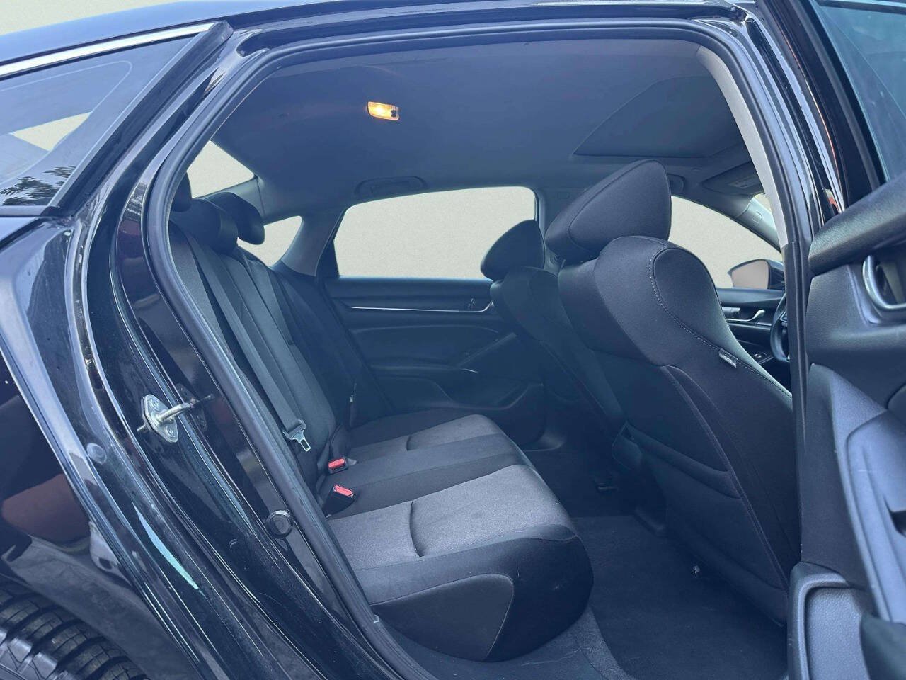 Used 2020 Honda Accord EX image 19