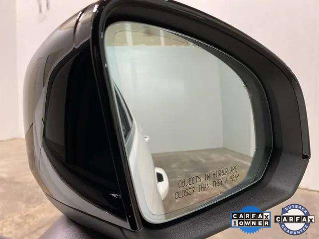 Used 2025 Volvo XC40 B5 Plus image 92