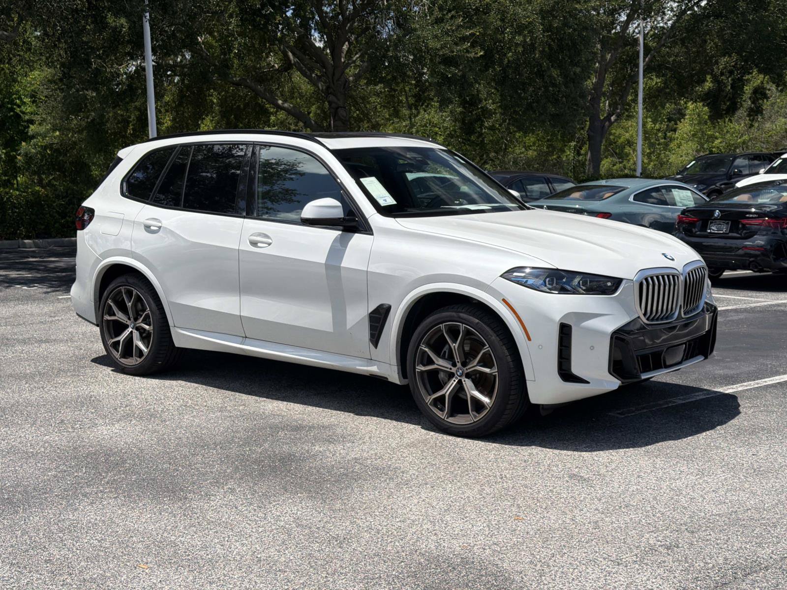 Certified 2026 BMW X5 xDrive40i w/ M Sport Package AWD/4WD image 2