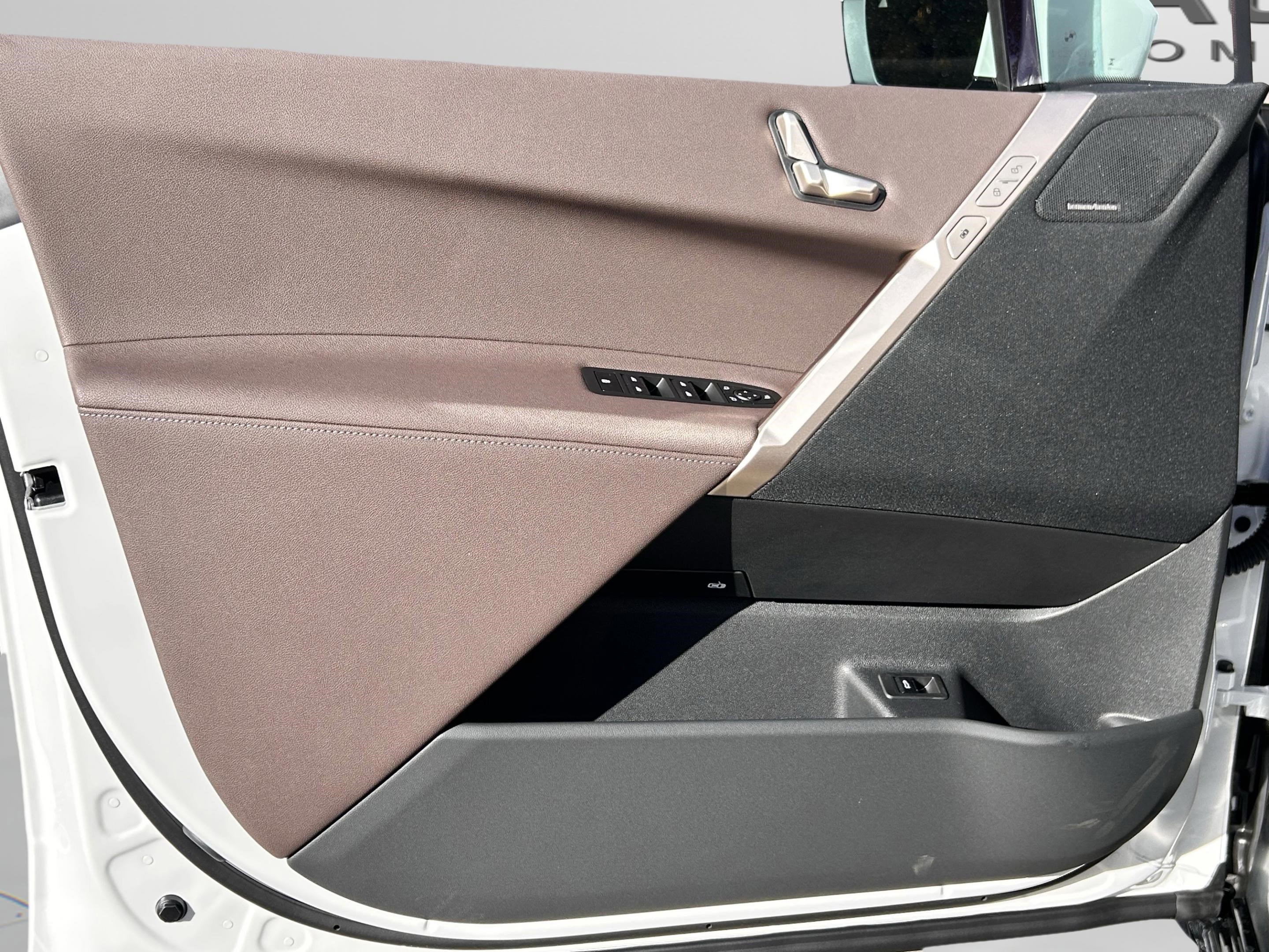 Used 2026 BMW iX xDrive45 w/ Premium Package image 29