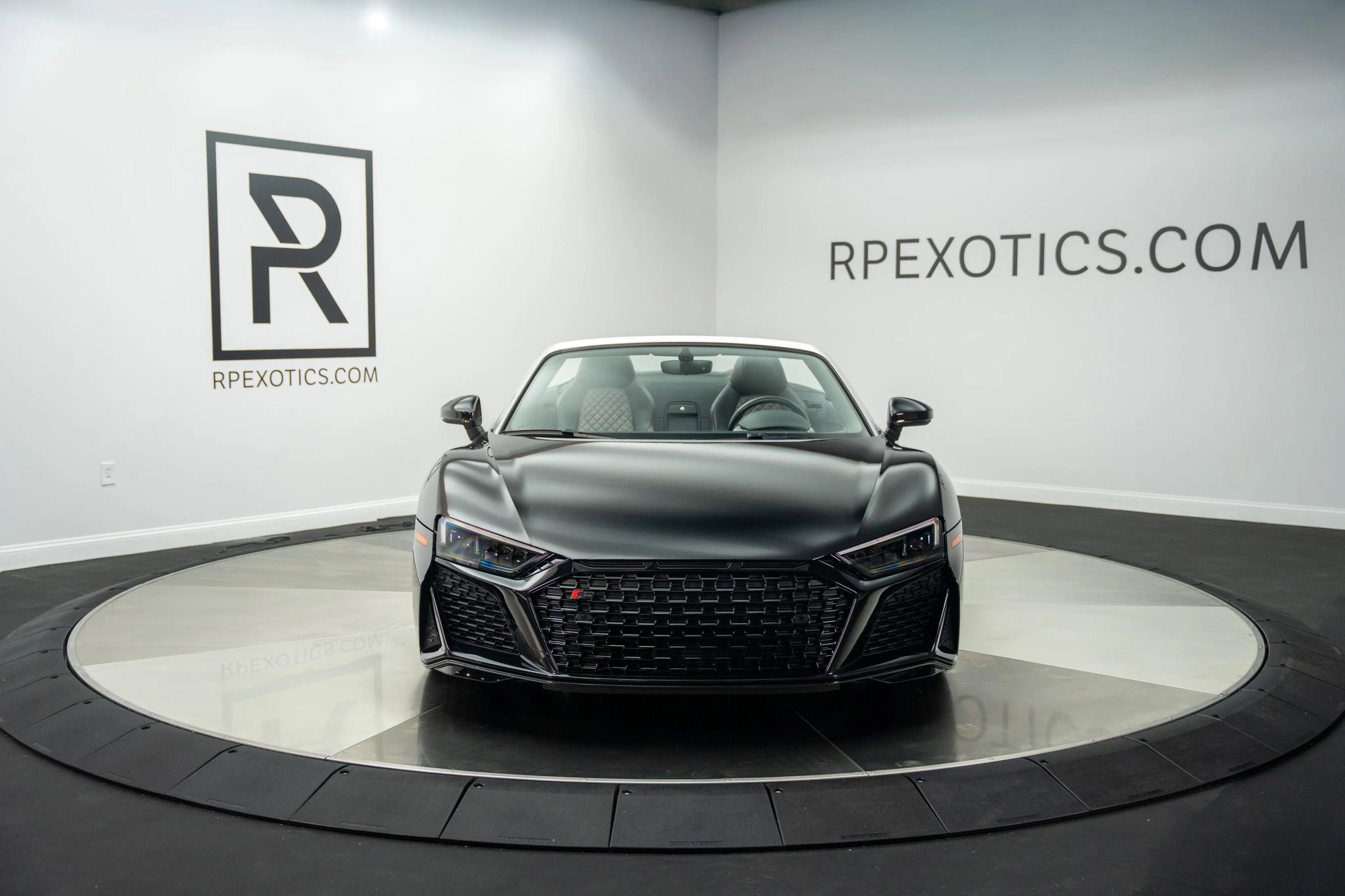 Used 2021 Audi R8 V10 w/ Premium Package image 12