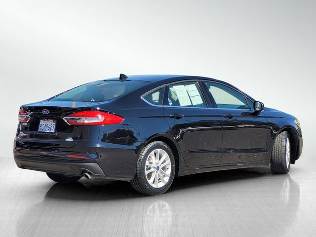 Certified 2020 Ford Fusion SE image 4