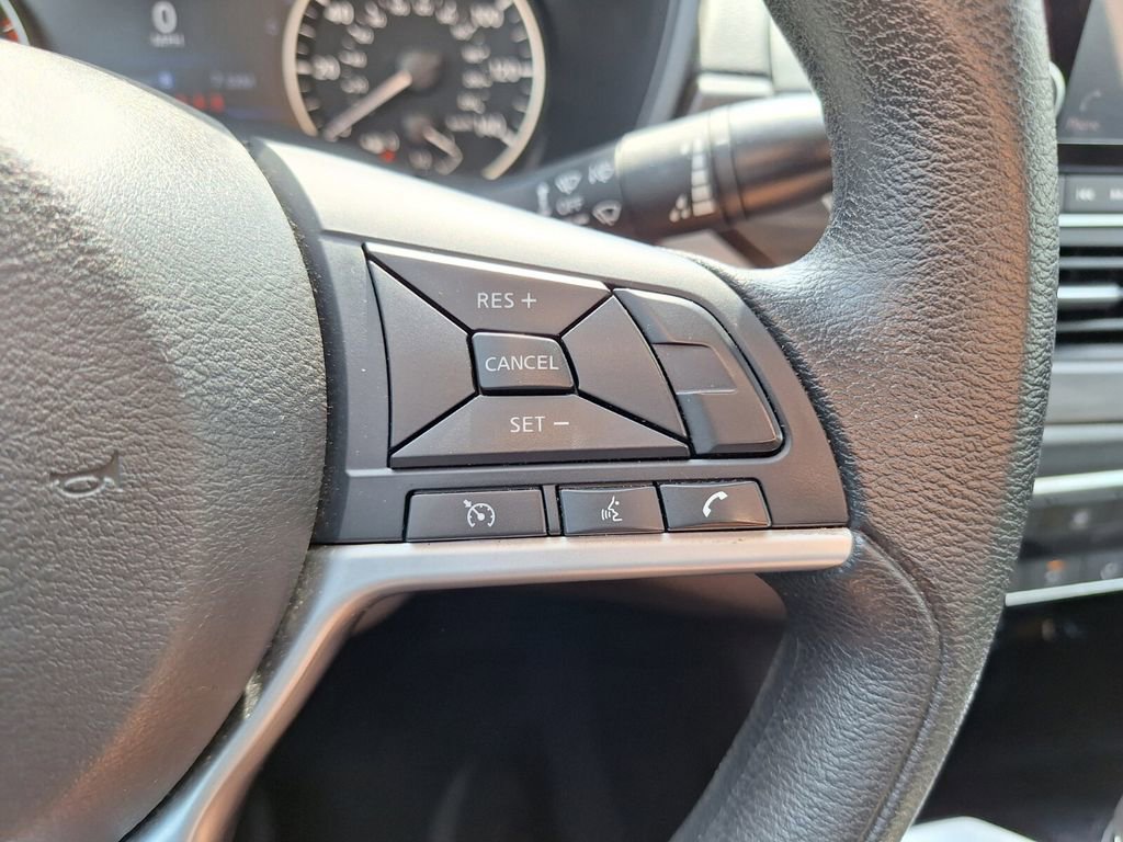 Used 2024 Nissan Altima 2.5 SV FWD image 19