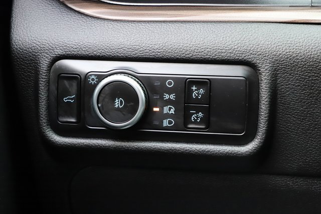 Used 2023 Ford Explorer Limited image 41