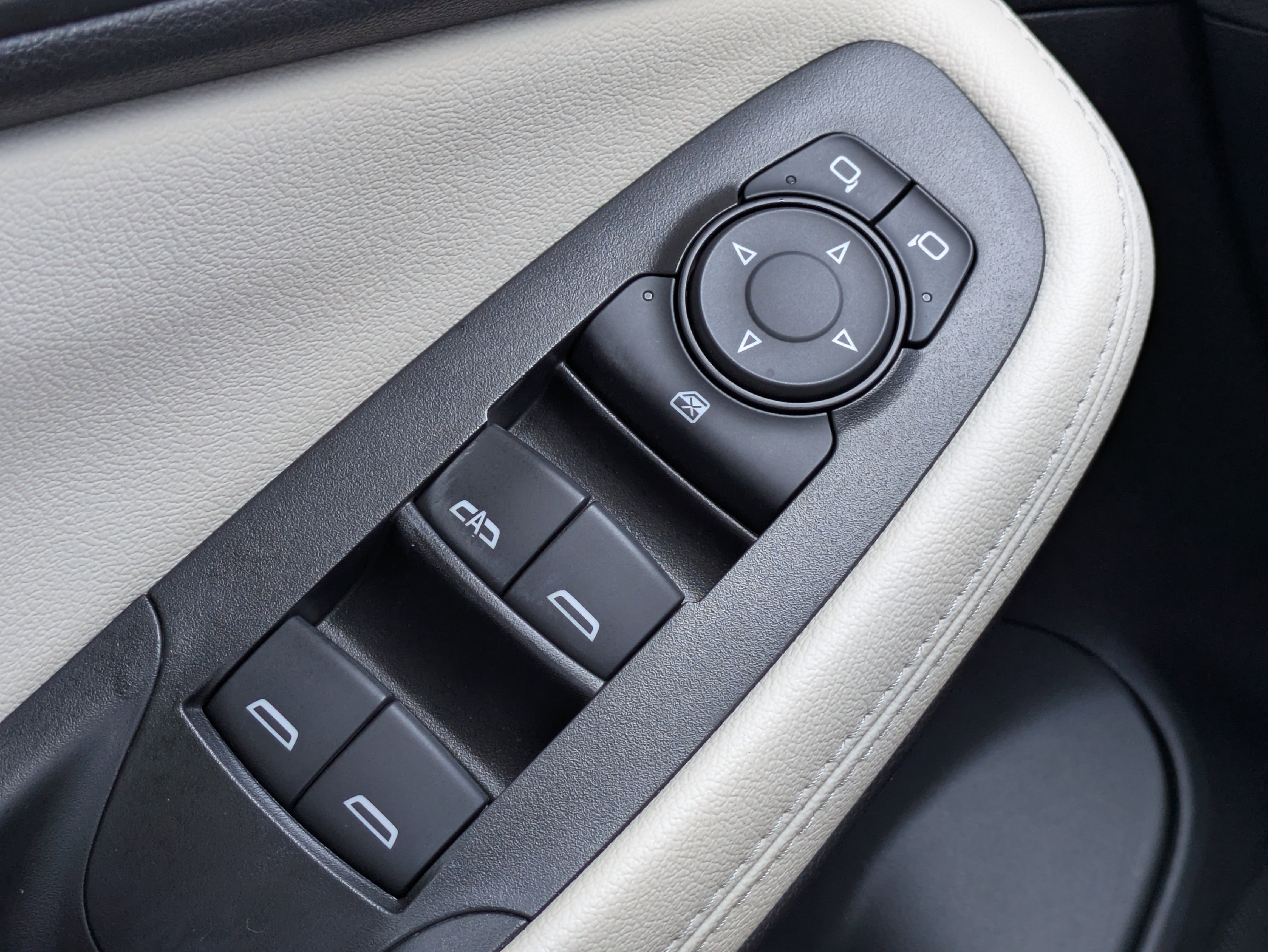 Used 2023 Buick Encore GX Preferred w/ Cold Weather Comfort Package FWD image 18