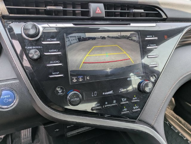 Used 2020 Toyota Camry XLE FWD image 14