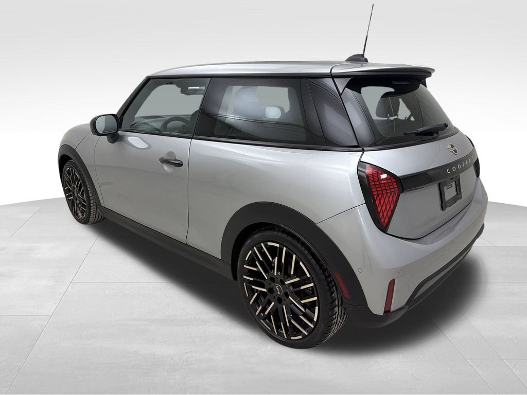 Certified 2025 MINI Cooper S image 7