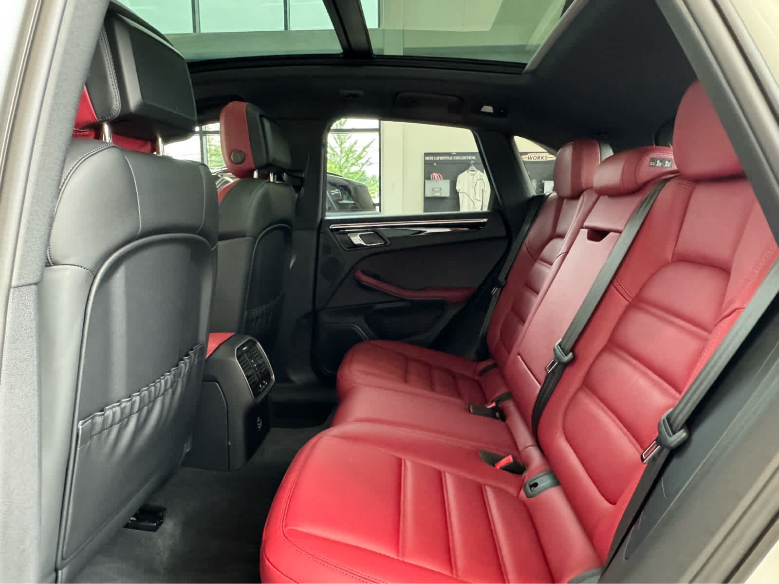 Used 2026 Porsche Macan S AWD/4WD image 16