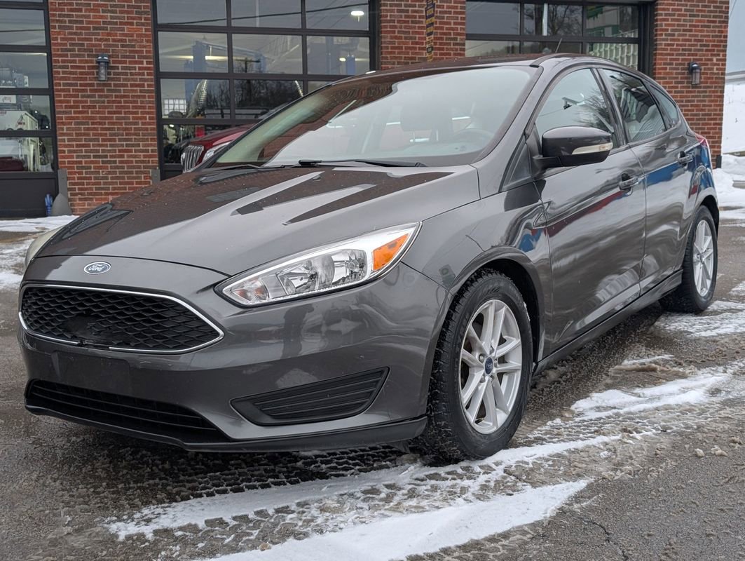 Used 2017 Ford Focus SE w/ Cold Weather Package image 9