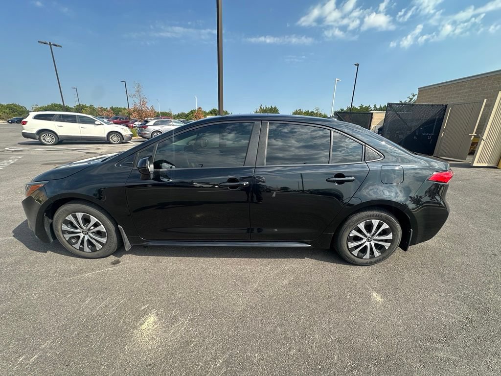 Used 2022 Toyota Corolla LE FWD image 6