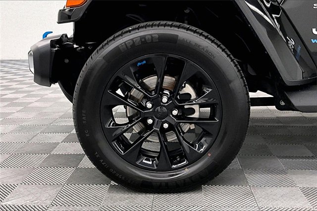 Used 2022 Jeep Wrangler Unlimited Sahara 4xe w/ Cold Weather Group image 8